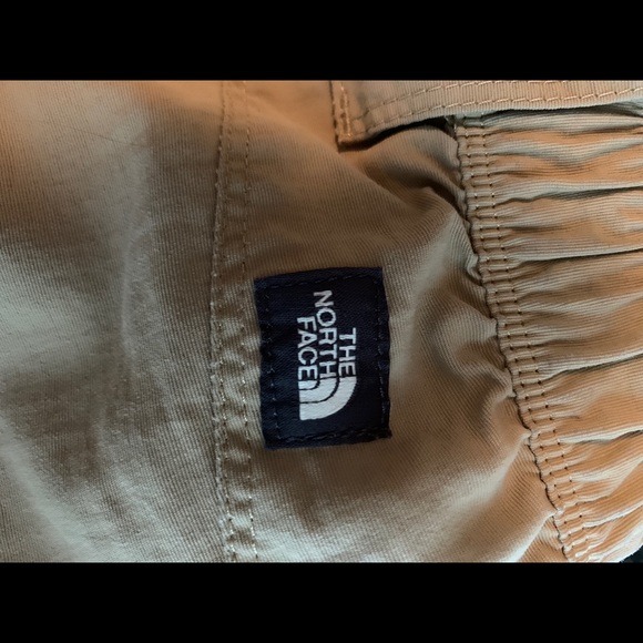 North face hiking shorts - Picture 4 of 4